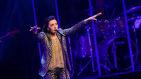 Luz Casal ofrece un concierto en el Baluarte de Pamplona. PABLO LASAOSA 01