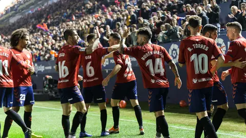Partido de la Liga 123 entre Osasuna y Tenerife disputado en El Sadar (60). IÑIGO ALZUGARAY