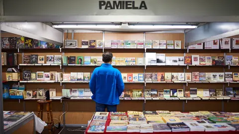 La consejera de Cultura, Deporte y Juventud, Ana Herrera, visita la 2ª Feria de la Edición del Libro, disco y otros soportes, que se desarrolla del 21 al 25 de noviembre. MIGUEL OSÉS 4