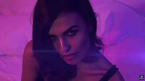 Imagen del trailer del videoclip de Sofía Suescun con su primer single, Muévelo YOUTUBE