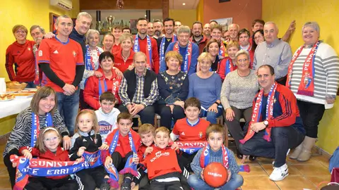 Homenaje de la peña osasunista de Olite a los hermanos Flaño