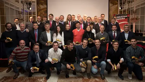 Posado final de la fiesta de la Fundación rojilla 2018. Twitter CA Osasuna