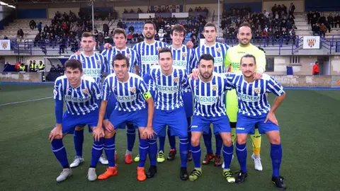 Equipo titular del CD Izarra en Merkatondoa. Twitter Izarra.