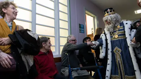 Visita de SS.MM. Los Reyes Magos a la Casa de Misericordia de Pamplona (19). IÑIGO ALZUGARAY