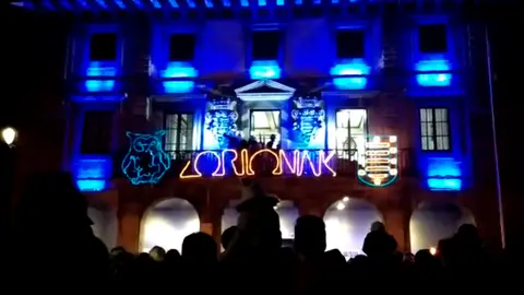 Intervención de los Reyes Magos durante la cabalgata de Andoáin