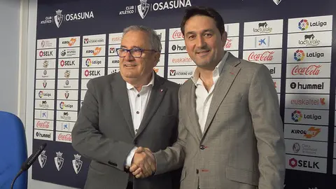 Luis Sabalza y Braulio Vázquez se dan la mano en El Sadar.