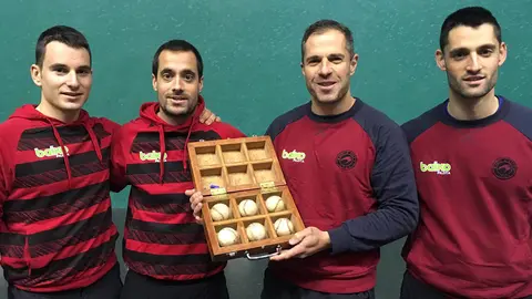 Imaz, Bengoetxea, Olaizola y Albisu con el cestaño en el Labrit Asegarce