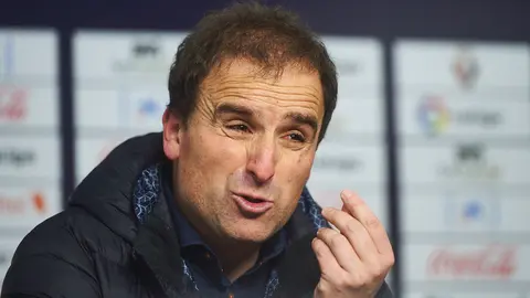 Jagoba Arrasate, entrenador de Osasuna, en rueda de prensa tras el partido. MIGUEL OSÉS 1