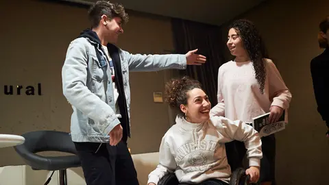 El youtuber Fernando Jaso firma ejemplares de su libro en la sala Ámbito Cultural de El Corte Inglés. PABLO LASAOSA 3