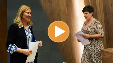 La portavoz y parlamentaria del PPN, Ana Beltrán, y la portavoz y consejera de Educación del Gobierno foral, María Solana, en sendas comparecencias de prensa ARCHIVO1