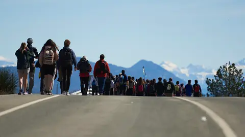 Miles de peregrinos participan en la segunda Javierada de 2019. PABLO LASAOSA 41