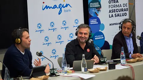 Carlos Alsina realiza su programa _Más de uno_ de Onda Cero desde la Facultad de Comunicación de la Universidad de Navarra 3