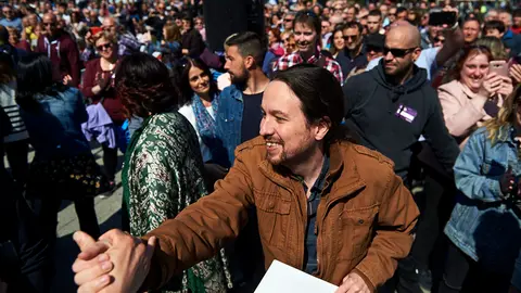 El secretario general de Podemos, Pablo Iglesias, interviene en un acto con la militancia del partido. MIGUEL OSÉS 1