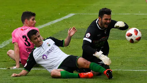 Partido Racing - Tudelano con Aitor Buñuel ante la meta ribera. @realracingclub.