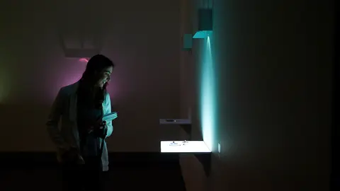 Daniel Canogar presenta la exposición Small Data en el Museo Universidad de Navarra. PABLO LASAOSA