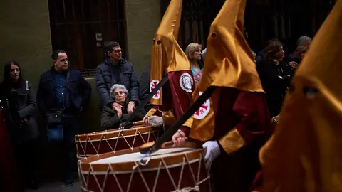 La Procesión de Jueves Santo recorre las calles de Pamplona. PABLO LASAOSA 1