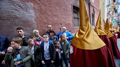 Procesión de Jueves Santo por las calles de Pamplona desde la Hermandad de la Pasión con tambores y cornetas. IÑIGO ALZUGARAY (13)