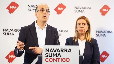 Rueda de prensa de Navarra Suma a cargo de Alberto Catalán y Amelia Salanueva. PABLO LASAOSA