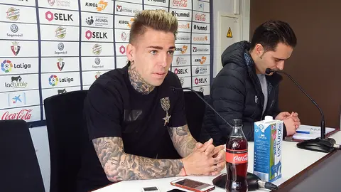 El jugador de Osasuna Brandon Thomas en rueda de prensa.