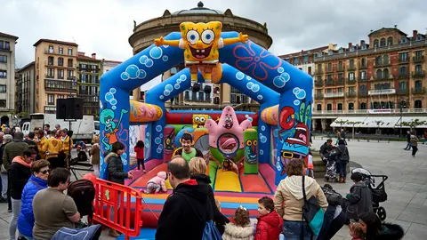 _Fiesta Contra el Bullying_ en la Plaza del Castillo de Pamplona. MIGUEL OSÉS 3