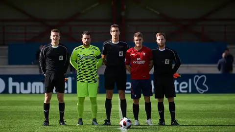 El Osasuna Promesas se enfrenta al Burladés en las instalaciones de Tajonar. MIGUEL OSÉS
