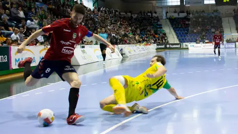 Partido entre Osasuna Magna y Jaen Paraiso Interior en el pabellon Anaitasuna de Pamplona. NOEMÍ VERA  (16)