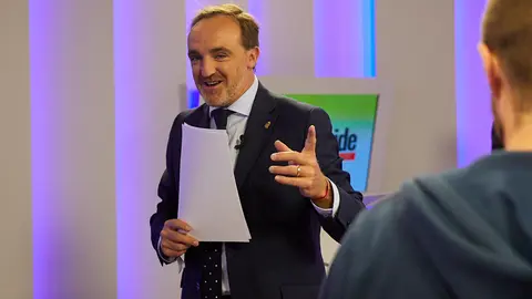 Debate electoral en Navarra Televisi..n con los seis candidatos de las formaciones que actualmente tienen representaci..n en el Parlamento de Navarra. I..IGO ALZUGARAY