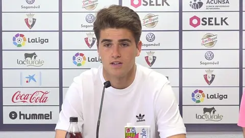 El jugador de Osasuna, Javi Martínez, en rueda de prensa en Tajonar.
