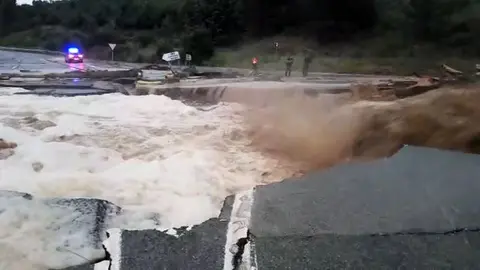 El río Cidacos parte la carretera N-121-A a su paso por Tafalla, a la altura del cruce de Los Maños IMAGEN CEDIDA1