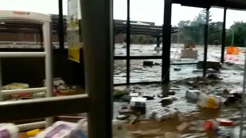 Inundaciones en un supermercado de Tafalla