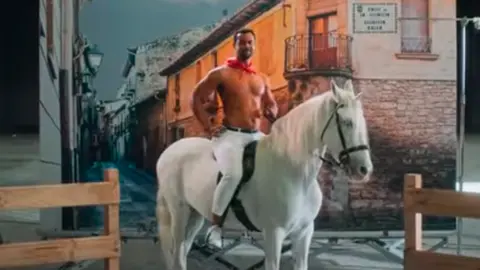 Anuncio de desodorante que aprovecha los Sanfermines