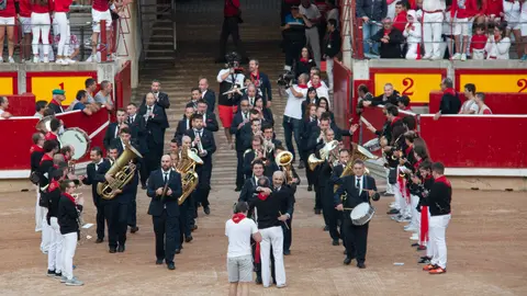 Dia 11, quinto encierro de San Fermín con toros de Victoriano del Río en la plaza de toros, Pamplona . NOEMÍ VERA  _1
