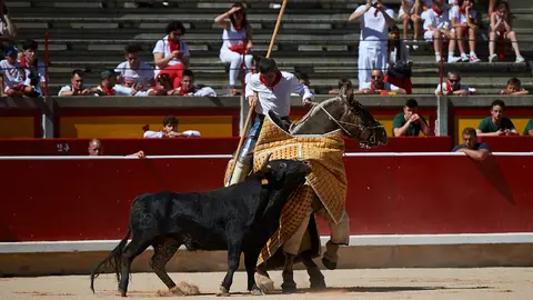 Jornada de toros en familia en el coso pamplones durante los sanfermines de 2019. MIGUEL OSÉS