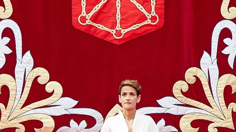 La socialista María Chivite toma posesión del cargo de presidenta del Gobierno de Navarra en el Parlamento Foral. IÑIGO ALZUGARAY