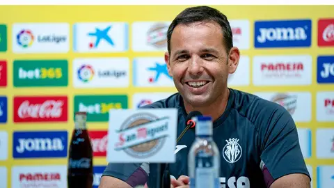 El entrenador del Villarreal, Javier Calleja, en rueda de prensa. Youtube.
