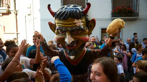 Chupinazo que da comienzo a las fiestas de Villava de 2019. MIGUEL OSÉS