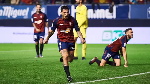 Partido entre Osasuna y Villarreal en El sadar de Pamplona. MIGUEL OSÉS