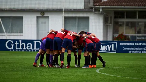 Osasuna Promesas se enfrenta al UD Logroñés en las instalaciones de Tajonar. MIGUEL OSÉS