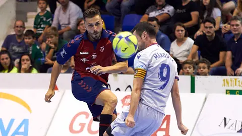 Partido de futbol sala entre Osasuna Xota y Levante jugado en el Pabellón Anaitasuna. MIGUEL OSÉS