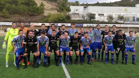 El Izarra y el Tudelano han posado juntos antes del partido en Estella. @CD_Izarra