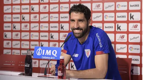 Raúl García en rueda de prensa en las instalaciones de Lezama. Foto Athletic Club.