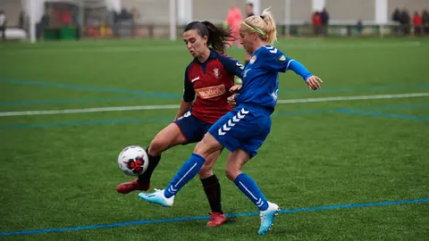 Osasuna Femenino se enfrenta al Seagull Badalona en las instalaciones de Tajonar. PABLO LASAOSA