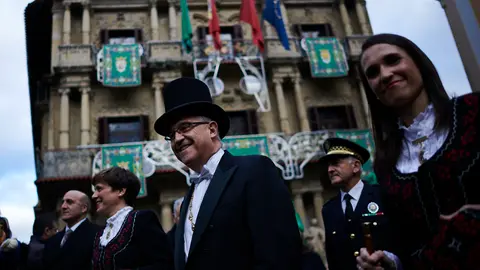 Festividad de San Santurnino, Partón de Pamplona, con procesión, Gigantes y Cabezudos y dantzaris. PABLO LASAOSA