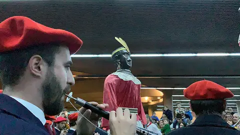 Un momento de la despedida de gigantes en autobuses el día de San Saturnino de 2019