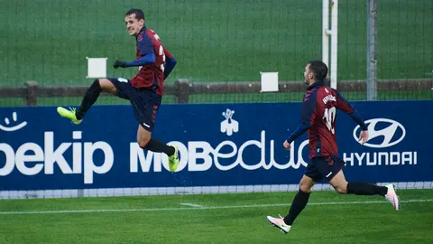 Osasuna Promesas se enfrenta al Alavés en las intalaciones de Tajonar. PABLO LASAOSA