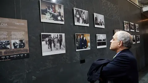 Exposición sobre los 40 años del Parlamento de Navarra. IÑIGO ALZUGARAY