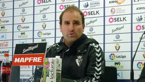 El entrenador de Osasuna, Jagoba Arrasate, en rueda de prensa en Tajonar. Navarra.com