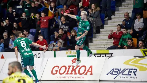 Partido de la LNFS entre Osasuna Magna y Jaén Paraíso disputado en el pabellón Anaitasuna. IÑIGO ALZUGARAY