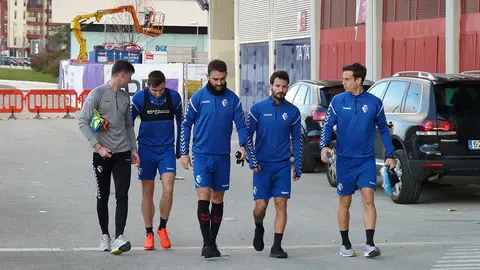Los jugadores de Osasuna se acercan al estadio de El Sadar.Navarra.com