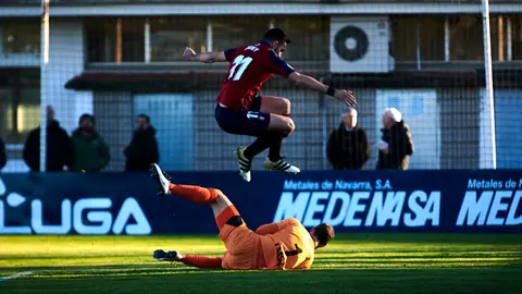 Osasuna Promesas se enfrenta al Tudelano en las intalaciones de Tajonar. PABLO LASAOSA